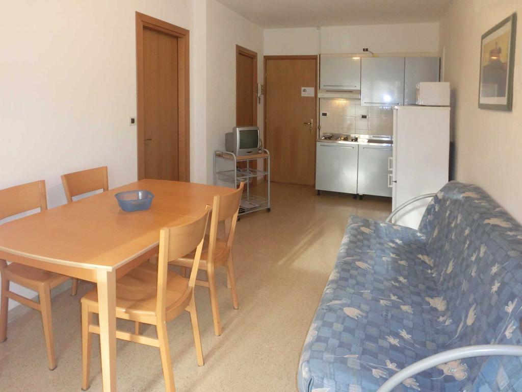 Elena Apartment Линяно Сабиадоро Екстериор снимка
